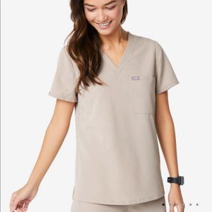NWT FIGS Boulder Catarina One Pocket Scrub Top M